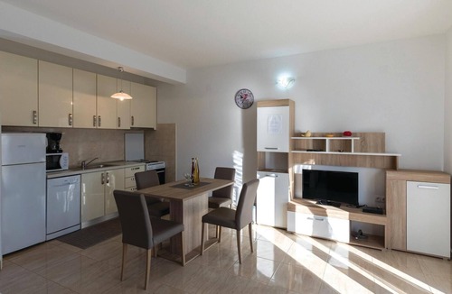 Komarna Apartment | 1 bedroom awesome apartment in Klek
