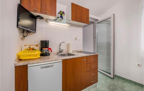 Brzac Apartment | 1 Bedroom Awesome Apartment In Brzac