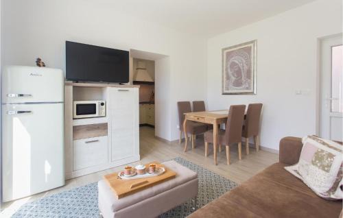 Omis Apartment | 1 Bedroom Beautiful Apartment In Podgrade