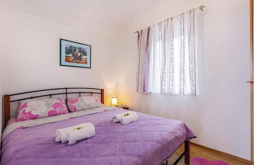 Bakarac Apartment | 1 Bedroom Cozy Apartment In Bakarac