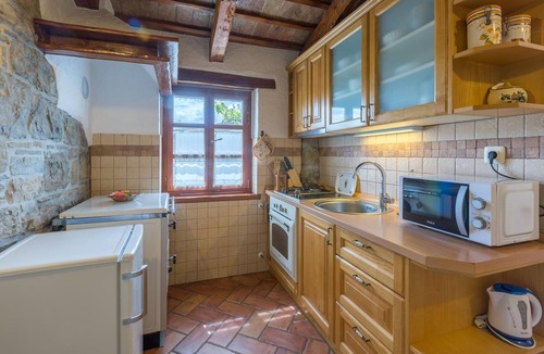 Gologorica Apartment | 1 bedroom lovely apartment in Cerovlje
