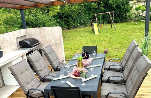 Vinez Apartment | 10 minutes from the sea, a newly renovated appartment for 6 person