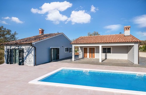 Becici Villa | 100 m² Villa ∙ 3 bedrooms ∙ 8 guests