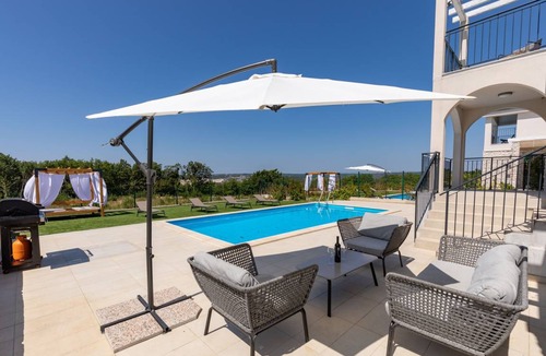 Diminici Villa | 129 m² Villa ∙ 4 bedrooms ∙ 8 guests