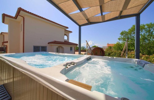 Rasopasno Other | 130 m² Accommodation ∙ 3 bedrooms ∙ 8 guests