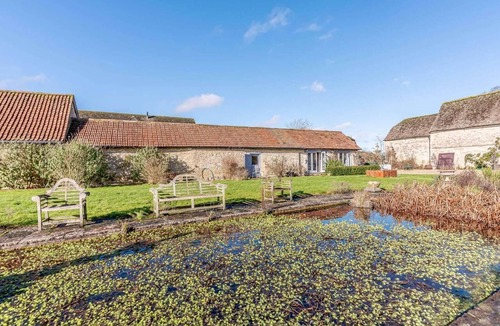 Chippenham Cottage | 2 Bed in Chippenham (oc-77333)