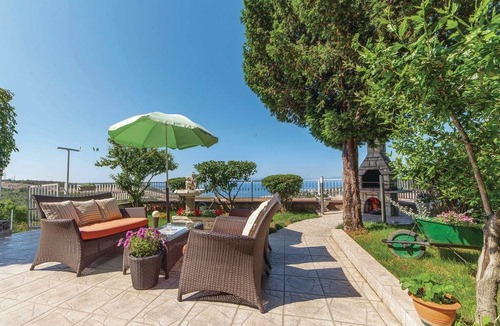 Praputnjak Apartment | 2 bedroom accommodation in Krasica
