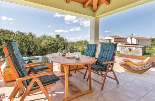 Diminici House | 2 bedroom accommodation in Koromacno