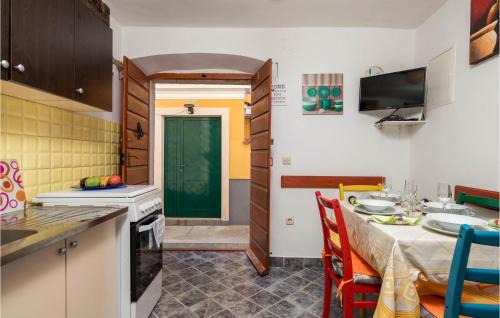 Susak House | 2 Bedroom Beach Front Home In Susak