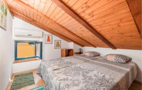 Susak House | 2 Bedroom Beach Front Home In Susak