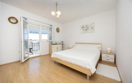 Gustirna Apartment | 2 Bedroom Lovely Apartment In Gustirna