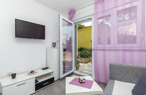 Smrika Apartment | 2 Bedroom Lovely Apartment In Smrika