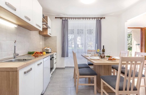 Bakar House | 2 bedroom pet friendly home in Skrljevo