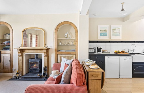 Dittisham Cottage | 2 Rock Cottages - sleeps 4 guests in 2 bedrooms