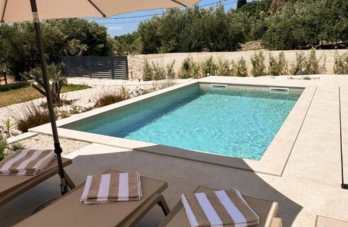 Banjol Villa | 2026 Brand New - Villa Orkula Rab with Heated Pool, Gym & Sea View