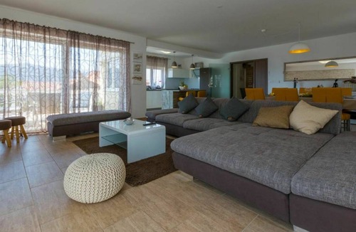 Grizane House | 210 m² House ∙ 5 bedrooms ∙ 10 guests