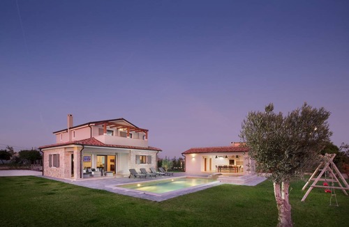 Divsici Villa | 250 m² Villa ∙ 4 bedrooms ∙ 8 guests
