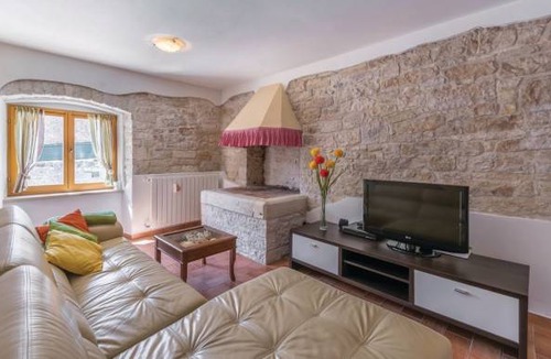 Orbanici House | 3 bedroom accommodation in Orbanici