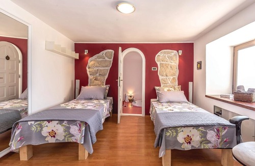 Praputnjak House | 3 bedroom accommodation in Praputnjak