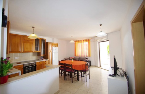 Vinkuran Apartment | 3-bedroom apartment in village Vinkuran