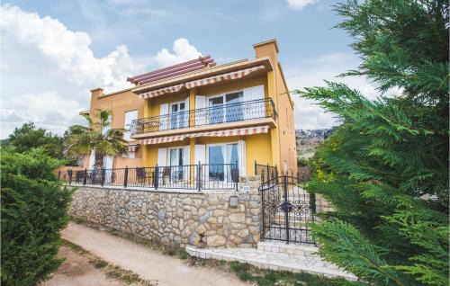 Palit Apartment | 3 Bedroom Awesome Apartment In Rab