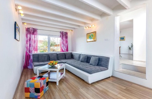 Selce Apartment | 3 Bedroom Beach Front Apartment In Selce