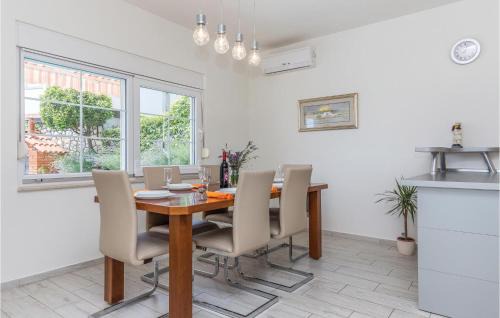 Selce Apartment | 3 Bedroom Beach Front Apartment In Selce