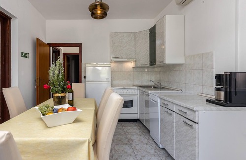 Banjol Apartment | 3 bedroom cozy apartment in Banjol