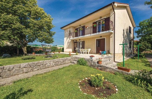 Bezjaki Apartment | 3 Bedroom Cozy Apartment In Viskovo
