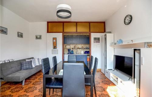 Jadrija Apartment | 3 Bedroom Lovely Apartment In Sibenik