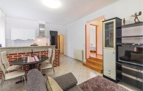 Presika House | 3 Bedroom Nice Home In Labin