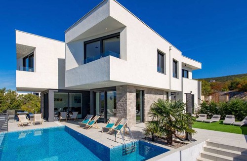 Zurkovo House | 330 m² House ∙ 5 bedrooms ∙ 14 guests