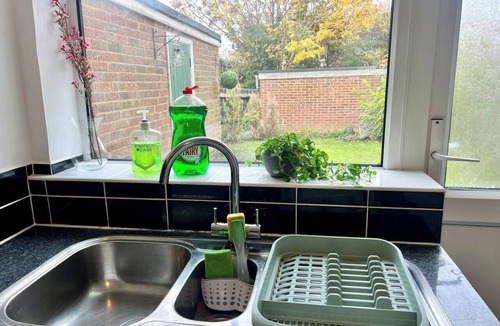 Saffron Walden House | 3BR | Contractors | Parking, Garden