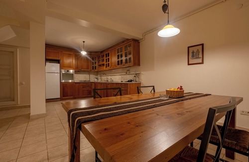 Sultanahmet House | 3BR House w Private Terrace - 3 Bathrooms - 5 Min to Blue Mosque & Hagia Sophia