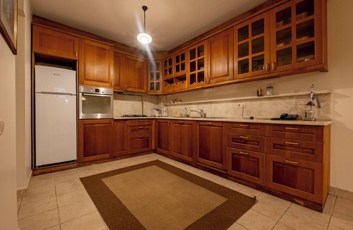 Sultanahmet House | 3BR House w Private Terrace - 3 Bathrooms - 5 Min to Blue Mosque & Hagia Sophia