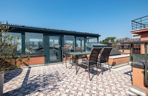 Sultanahmet House | 3BR House w Private Terrace - 3 Bathrooms - 5 Min to Blue Mosque & Hagia Sophia