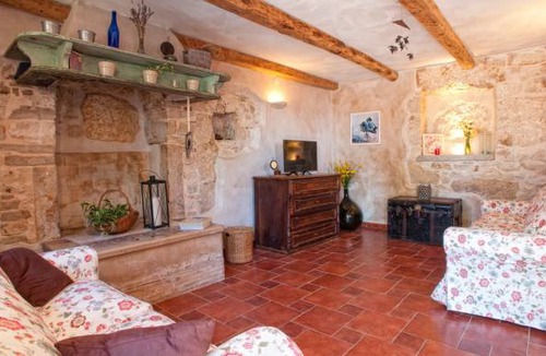 Diminici House | 4 bedroom accommodation in Koromacno