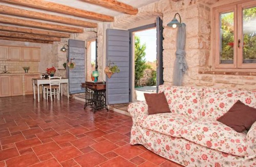 Diminici House | 4 bedroom accommodation in Koromacno