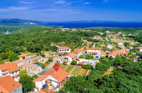 Mali Vareski House | 4 bedroom accommodation in Peruski