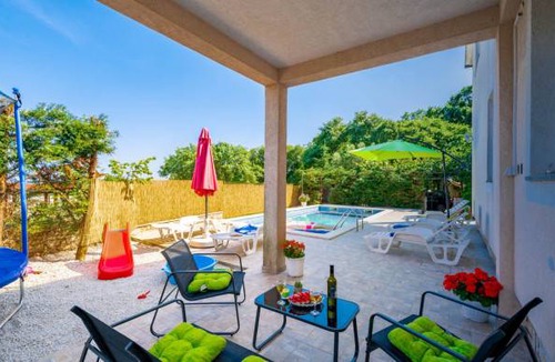 Mali Vareski House | 4 bedroom accommodation in Peruski