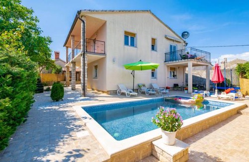 Mali Vareski House | 4 bedroom accommodation in Peruski