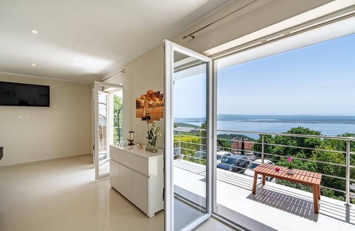 Klanfari House | 4 bedroom accommodation in Crikvenica