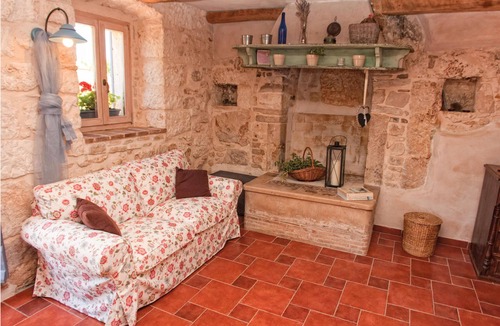 Diminici House | 4 bedroom accommodation in Koromacno