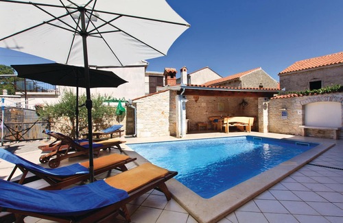 Pinezici House | 4 bedroom accommodation in Marcana