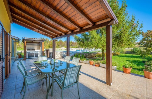 Presika House | 4 bedroom accommodation in Presika