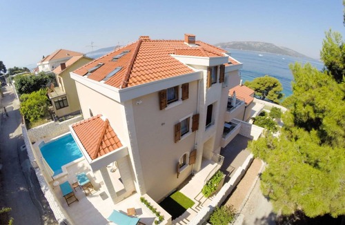 Okrug Donji Other | 400 m² Accommodation ∙ 5 bedrooms ∙ 10 guests