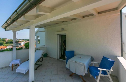 Rab Apartment | 52 m² Apartment ∙ 1 bedroom ∙ 3 guests