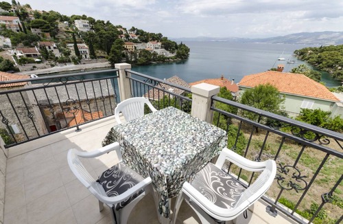 Splitska Apartment | 60 m² Apartment ∙ 2 bedrooms ∙ 5 guests