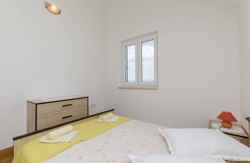 Splitska Apartment | 60 m² Apartment ∙ 2 bedrooms ∙ 5 guests