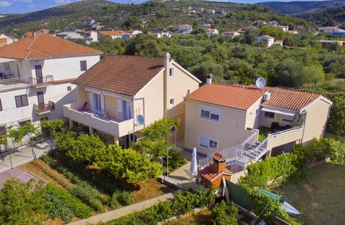 Poljica Apartment | 85 m² Apartment ∙ 3 bedrooms ∙ 6 guests